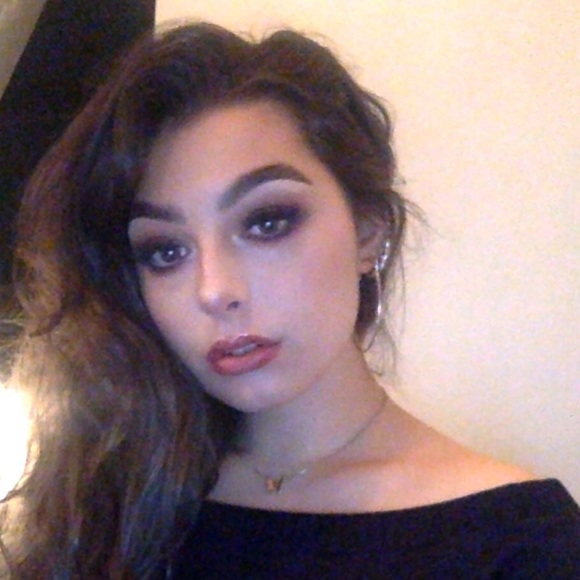 Meet your Posher, Raelle - Picture 1 of 1